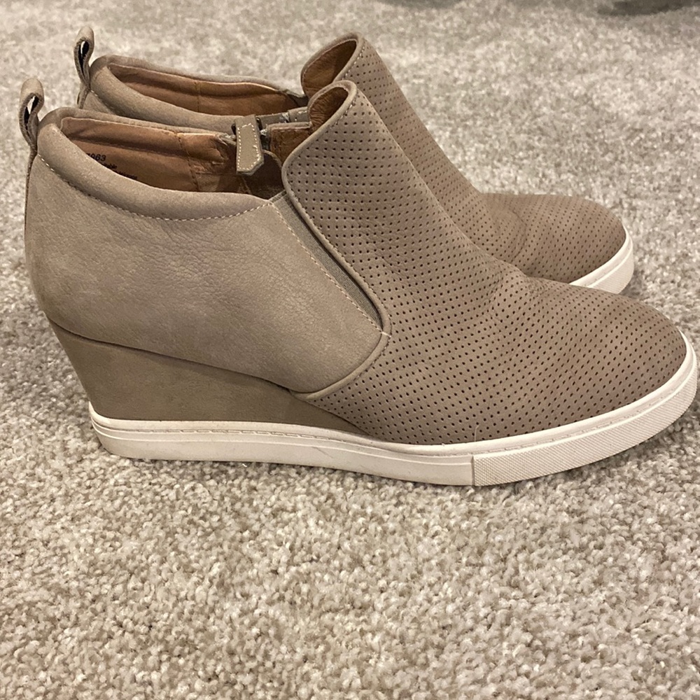 Nordstrom Caslon taupe wedge shoe . Worn once